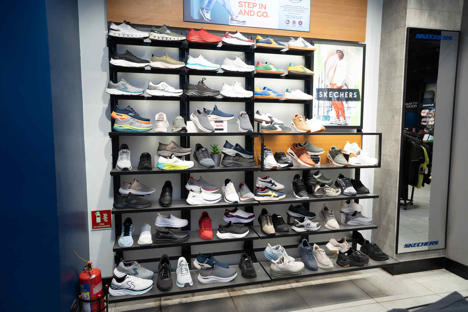 skechers mumbai