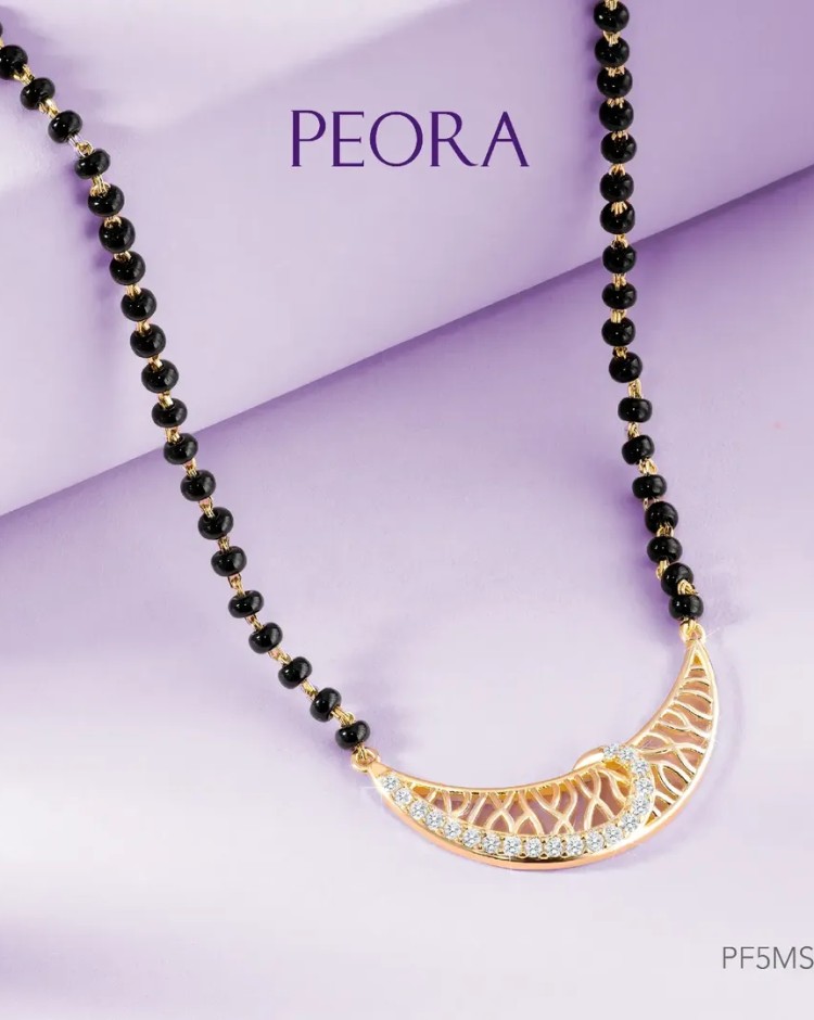 Peora mobile banner showcasing stylish jewellery, rings and fashion accessory collection
