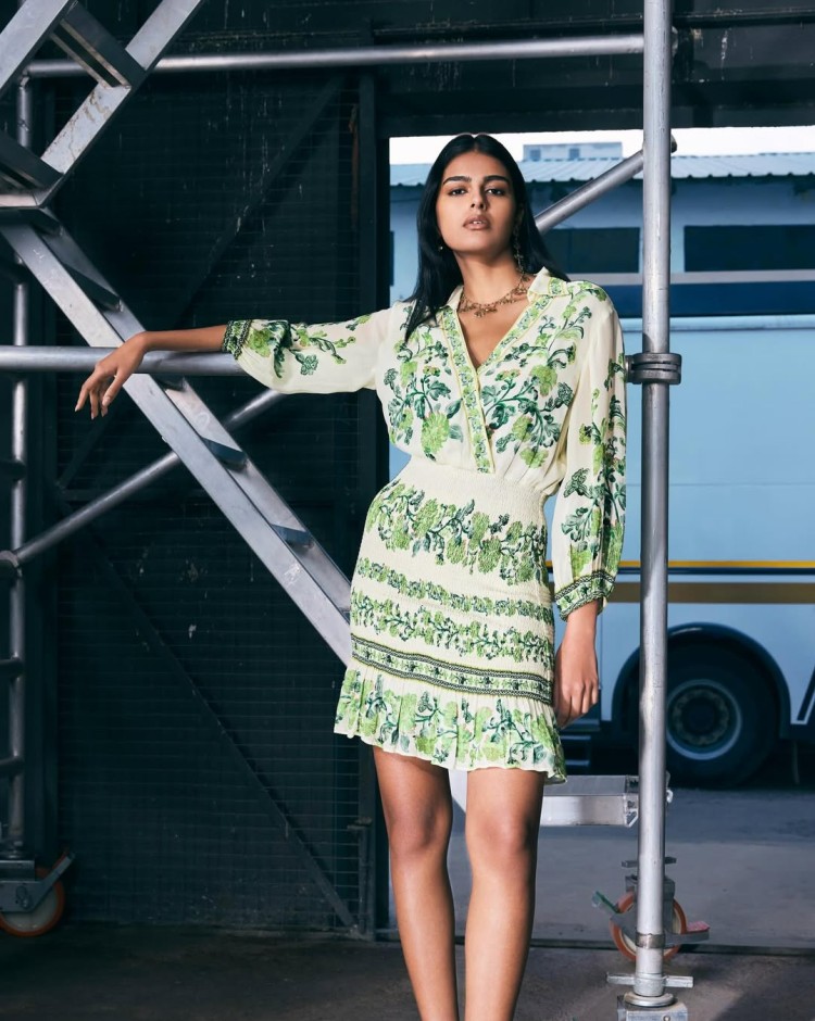 Label Ritu Kumar mobile banner showcasing stylish ethnic apparel and contemporary fashion essentials collection