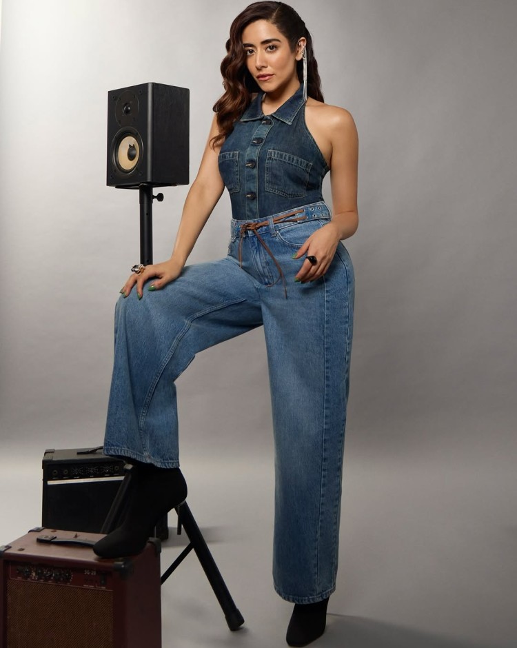 ONLY mobile banner showcasing dresses, denim and trendy women’s fashion collection
