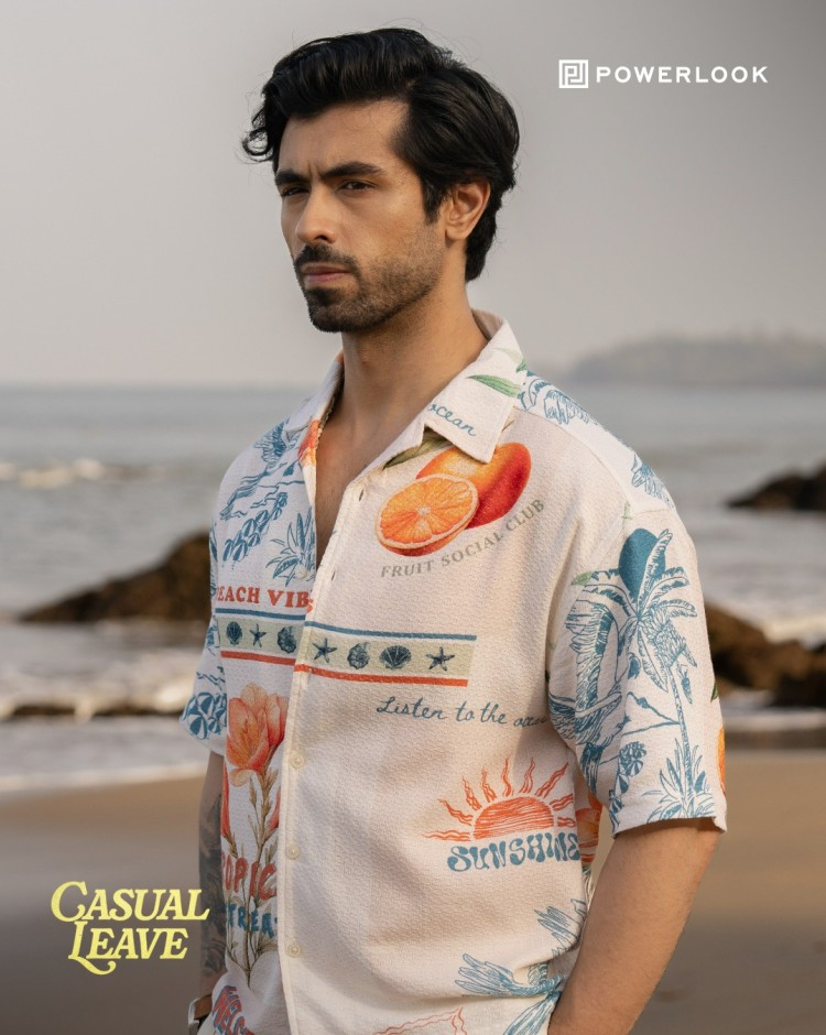 Powerlook mobile banner showcasing casual wear, oversized tees and street fashion essentials collection