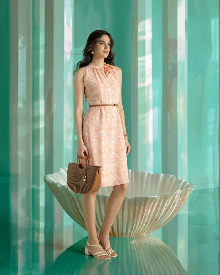 Allen Solly Women mobile banner showcasing stylish women’s apparel and fashion essentials collection