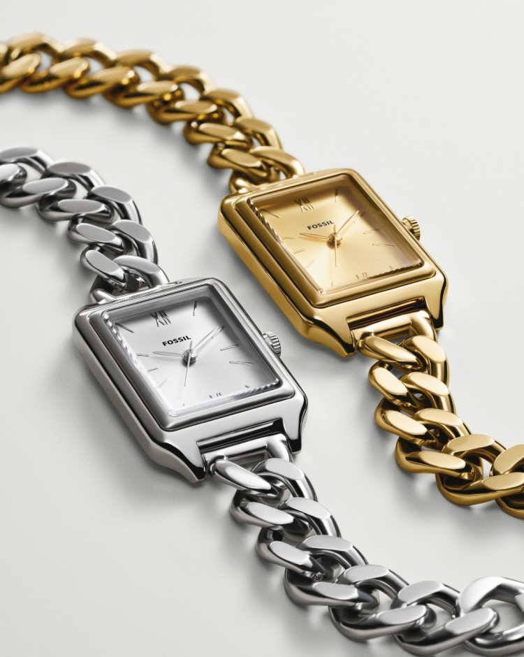 Fossil mobile banner showcasing stylish watches and lifestyle accessories collection