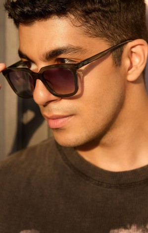 Lenskart eyewear store image featuring eyeglasses, sunglasses and optical accessories