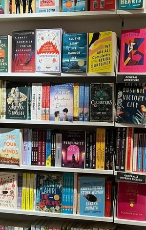 Crossword bookstore image featuring novels, stationery and educational essentials