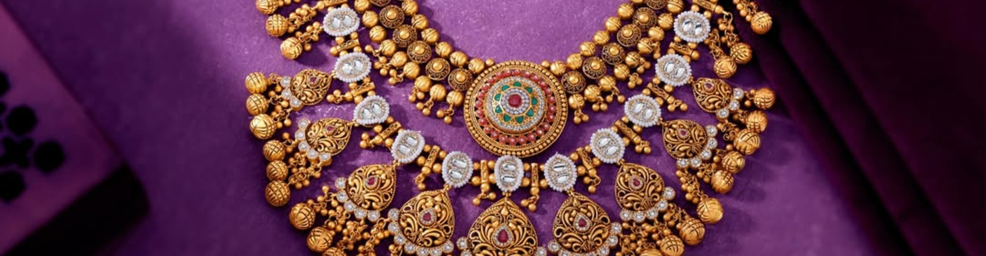 P.N. Gadgil & Sons desktop banner highlighting luxury gold and diamond jewellery collection